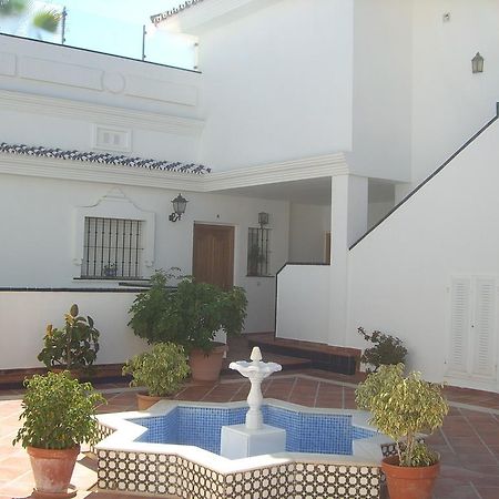 פואנגירולה Apt Mijas Costa Arkadia Beach El Faro Marvellous Frontbeach With Stunning Seaviews And Historic Lighthouse מראה חיצוני תמונה