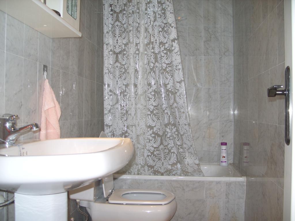 פואנגירולה Apt Mijas Costa Arkadia Beach El Faro Marvellous Frontbeach With Stunning Seaviews And Historic Lighthouse מראה חיצוני תמונה