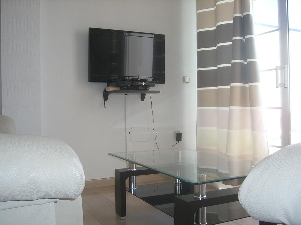 פואנגירולה Apt Mijas Costa Arkadia Beach El Faro Marvellous Frontbeach With Stunning Seaviews And Historic Lighthouse מראה חיצוני תמונה
