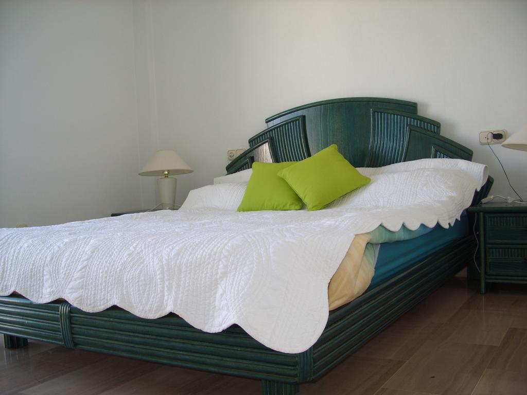 פואנגירולה Apt Mijas Costa Arkadia Beach El Faro Marvellous Frontbeach With Stunning Seaviews And Historic Lighthouse מראה חיצוני תמונה